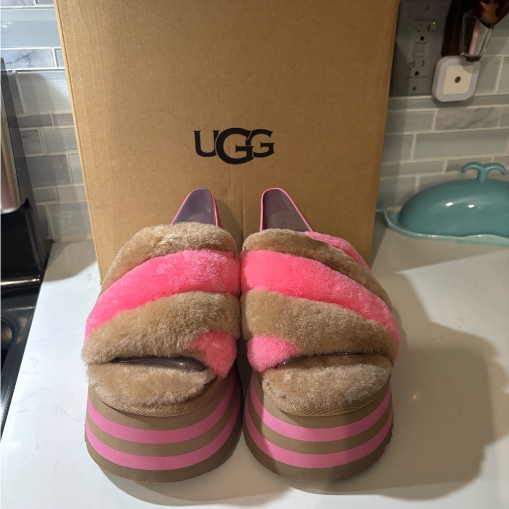UGG Pink and Tan Fluffy Platform Sandals new in box